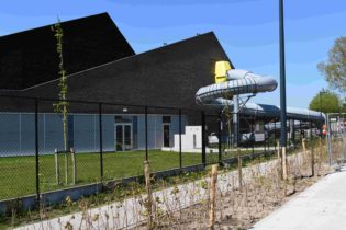 ‘De Pluimen’ zwembad en sportcomplex